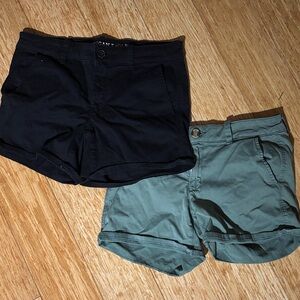 Men's Black and Green Shorts